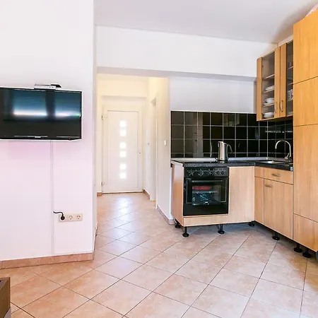Andrea Apartment *